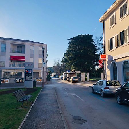 New City Center Design Apartment Porec Bagian luar foto