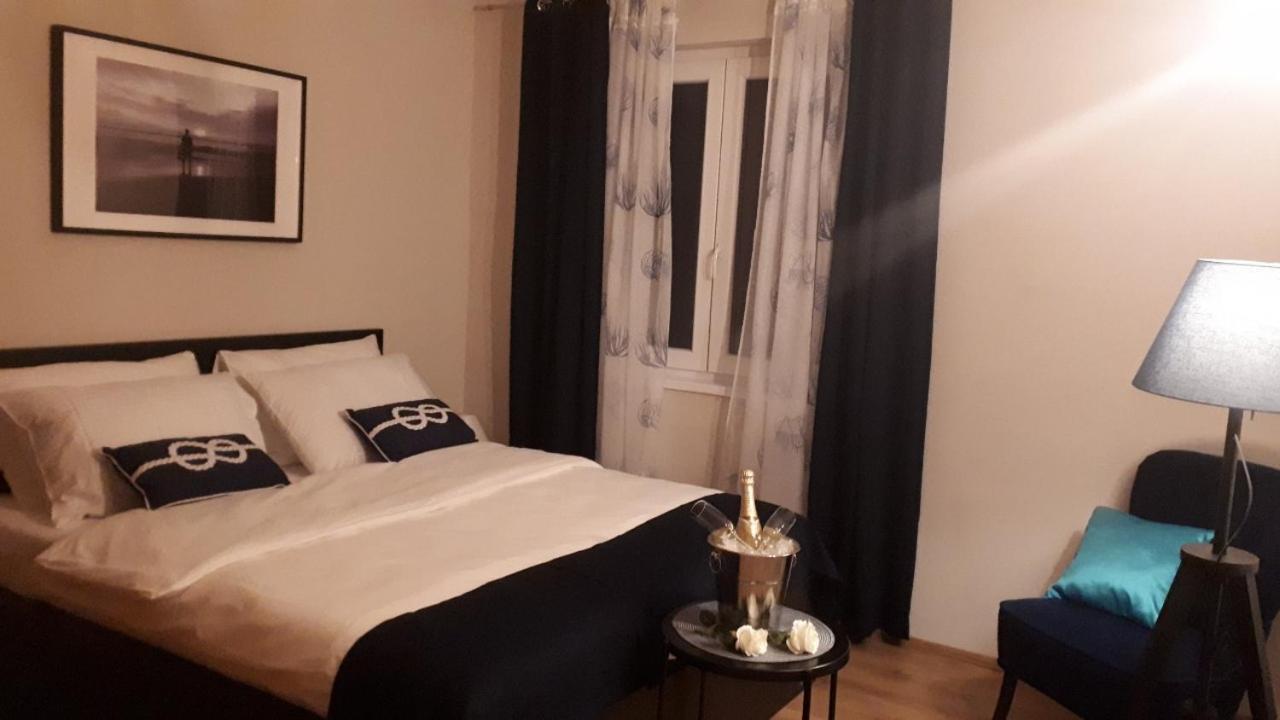 New City Center Design Apartment Porec Bagian luar foto