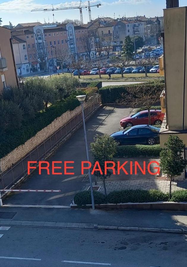 New City Center Design Apartment Porec Bagian luar foto